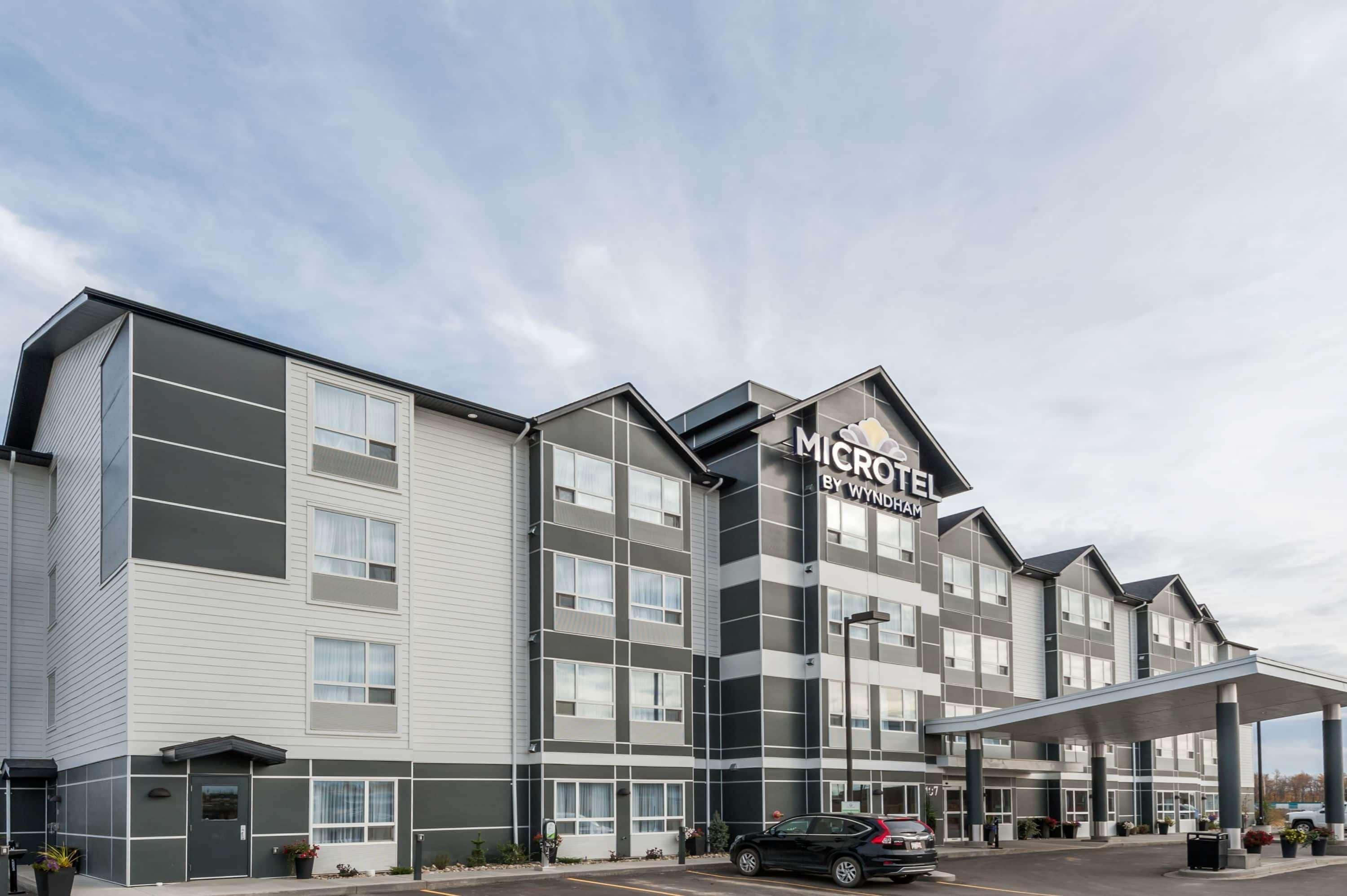 Microtel Inn & Suites By Wyndham Fort Saint John Fort St. John Ngoại thất bức ảnh